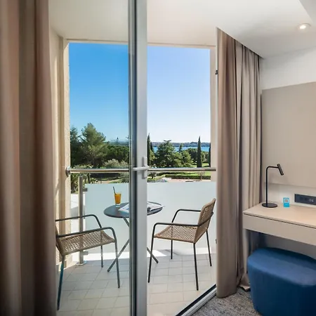 Aminess Vival Maestral Hotel Novigrad  Exterior photo